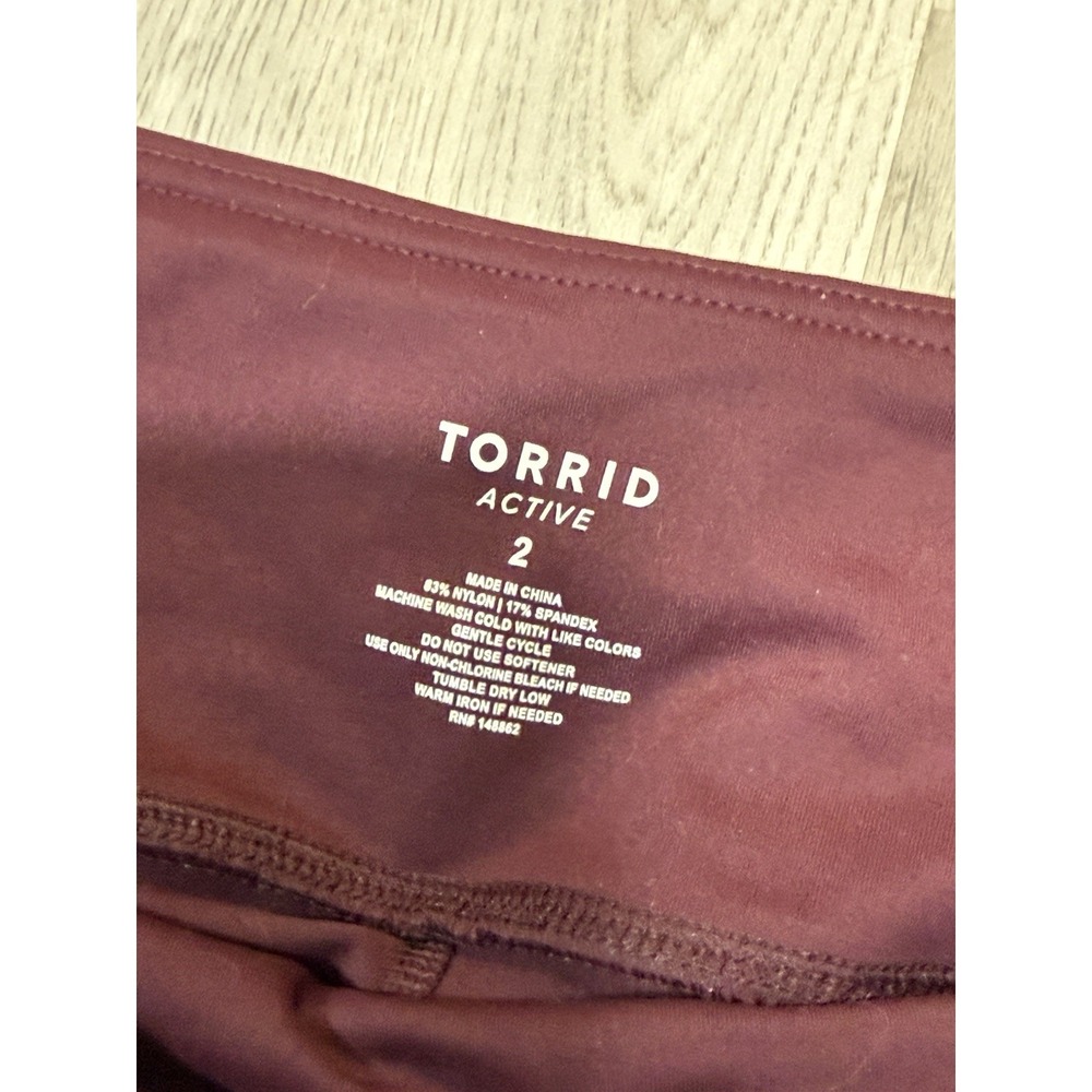 Torrid Active High Rise Crop Leggings Women's Size 2 Burgundy Stretch NWT - Picture 3 of 12